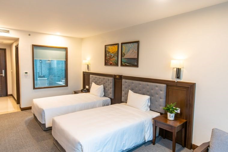 Khách Sạn Peace Hạ Long